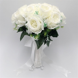 Brudebuket af kunstige hvide roser og blade